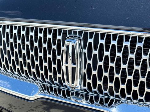 Used 2019 Lincoln Nautilus Reserve AWD/4WD image 11