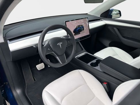 Used 2024 Tesla Model Y Performance AWD/4WD image 13