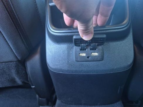 Used 2020 Subaru Outback Premium image 24