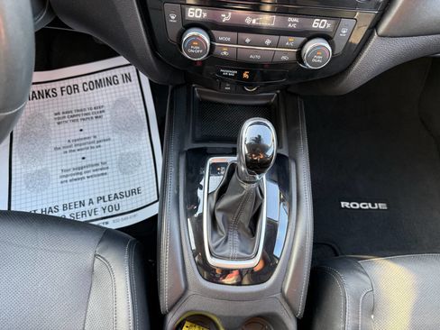 Used 2017 Nissan Rogue SL w/ SL Premium Package FWD image 26