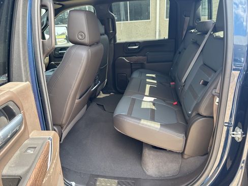 Used 2021 GMC Sierra 2500 Denali w/ Denali Ultimate Package image 11