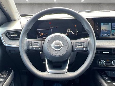 Used 2025 Nissan Kicks SV FWD image 21
