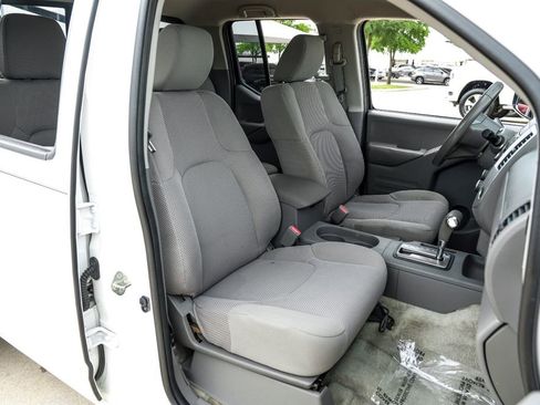 Used 2018 Nissan Frontier SV RWD image 31
