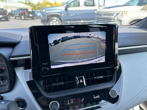 Used 2023 Toyota Corolla SE w/ Carpet Mat Package (TMS) image 17