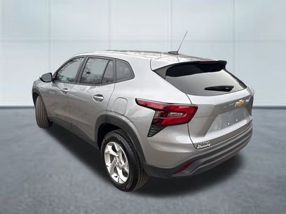 Used 2025 Chevrolet Trax LS w/ LS Convenience Package