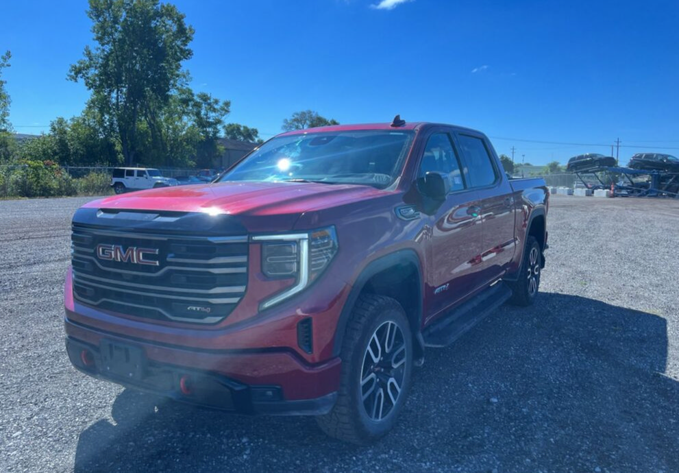 Used 2025 GMC Sierra 1500 AT4 w/ Technology Package AWD/4WD image 2