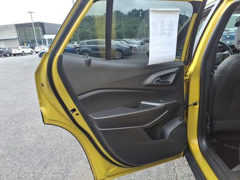 Used 2025 Chevrolet Trax ACTIV FWD image 12
