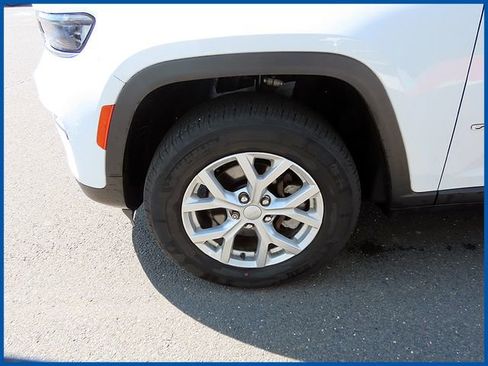 Certified 2023 Jeep Grand Cherokee Limited AWD/4WD image 5