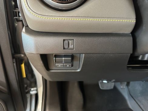 Used 2024 Chevrolet Colorado ZR2 w/ Technology Package AWD/4WD image 22
