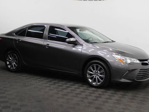 Used 2015 Toyota Camry XLE image 3