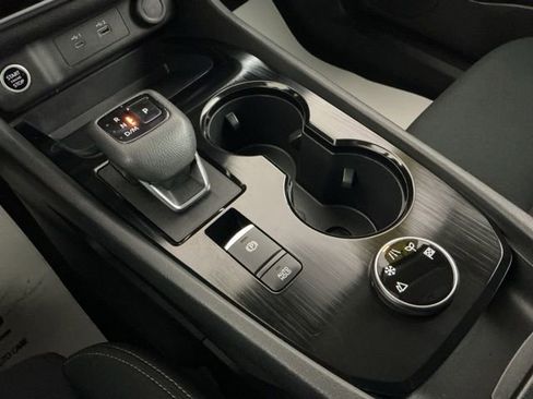 Used 2023 Nissan Rogue S image 21