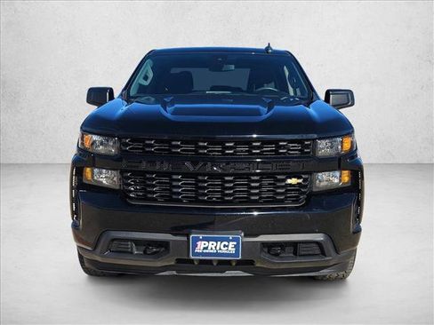 Used 2022 Chevrolet Silverado 1500 Custom w/ Safety Confidence Package image 2