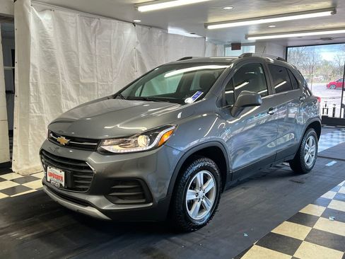 Used 2019 Chevrolet Trax LT w/ LT Convenience Package AWD/4WD image 4