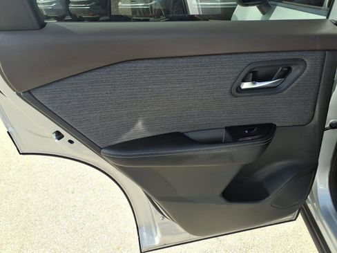 Certified 2023 Nissan Rogue SV image 12