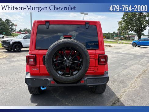 Used 2022 Jeep Wrangler Unlimited Sahara AWD/4WD image 6