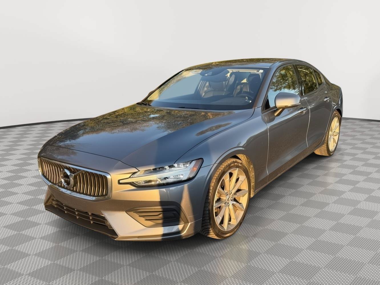 Used 2020 Volvo S60 T5 Momentum FWD image 3
