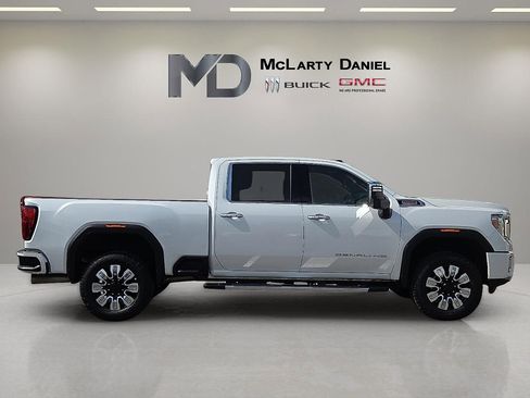 Used 2022 GMC Sierra 2500 Denali w/ Denali Ultimate Package AWD/4WD image 6