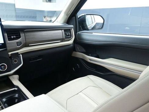 Used 2024 Ford Expedition Limited RWD image 26