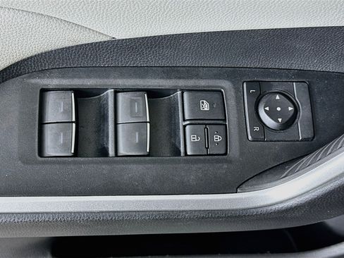 Used 2022 Toyota RAV4 XLE w/ Convenience Package AWD/4WD image 15