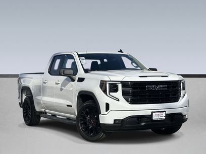 New 2026 GMC Sierra 1500 Elevation w/ LPO, Elevation Black Package