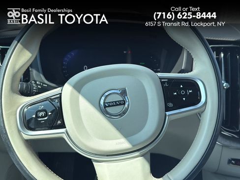 Used 2022 Volvo XC60 T8 Inscription w/ Advanced Package AWD/4WD image 1