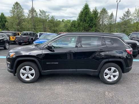 Used 2018 Jeep Compass Latitude w/ Popular Equipment Group AWD/4WD image 2