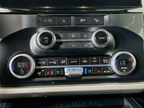 Used 2024 Ford Expedition Max XLT image 23