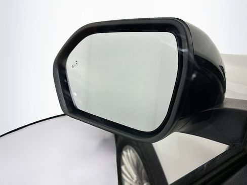 Used 2020 Ford Explorer Limited image 16