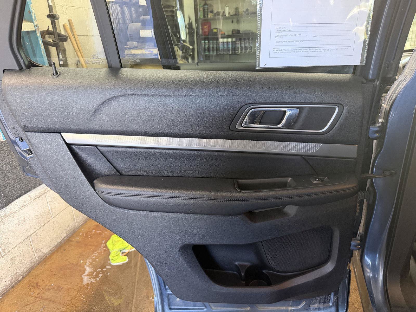 Used 2018 Ford Explorer XLT FWD image 24