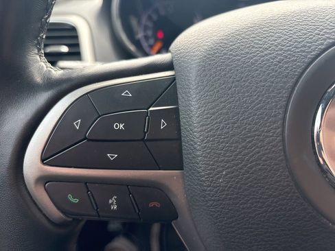 Used 2022 Jeep Grand Cherokee Limited image 17