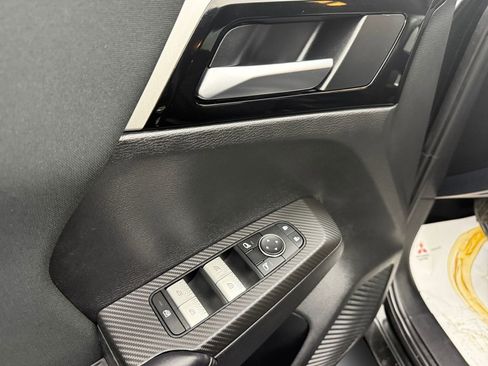 Used 2023 Mitsubishi Outlander ES image 14