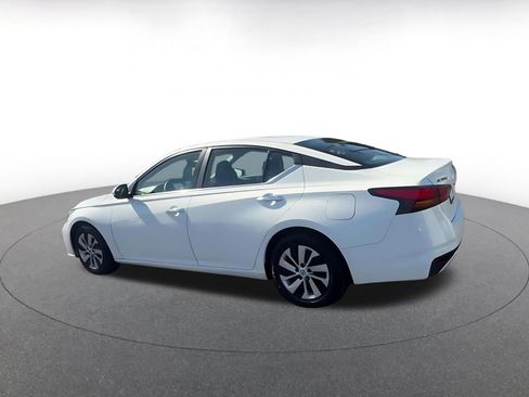 Used 2023 Nissan Altima 2.5 S FWD image 10