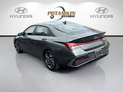 Certified 2025 Hyundai Elantra Sport image 7