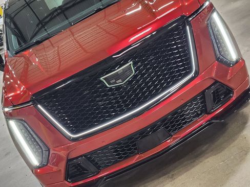 Used 2025 Cadillac Escalade V image 19