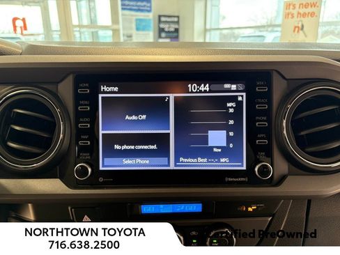 Used 2022 Toyota Tacoma TRD Sport image 10