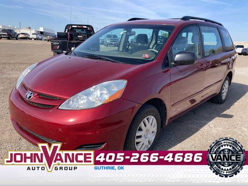 Used 2007 Toyota Sienna CE image 1