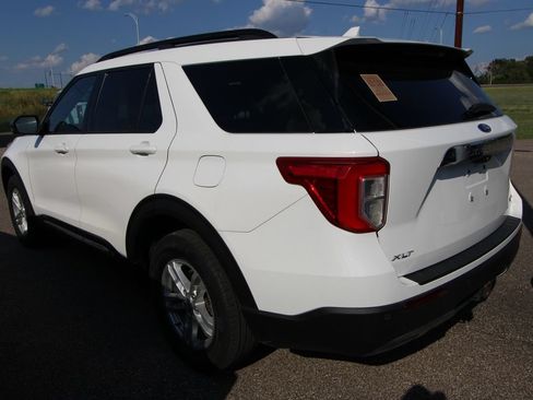 Used 2023 Ford Explorer XLT w/ Equipment Group 202A AWD/4WD image 5