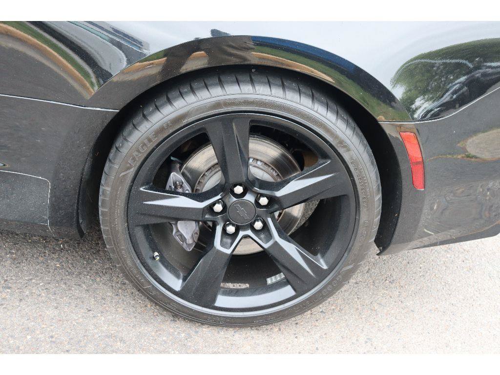 Used 2016 Chevrolet Camaro SS RWD image 29