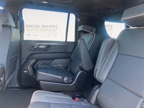 New 2026 Chevrolet Suburban Premier w/ Sun And Tow Package AWD/4WD image 13