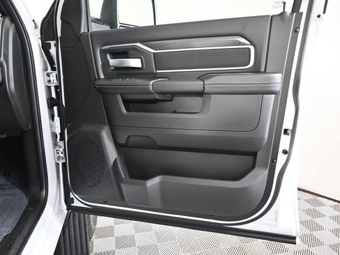 Used 2026 RAM 3500 Big Horn AWD/4WD image 13