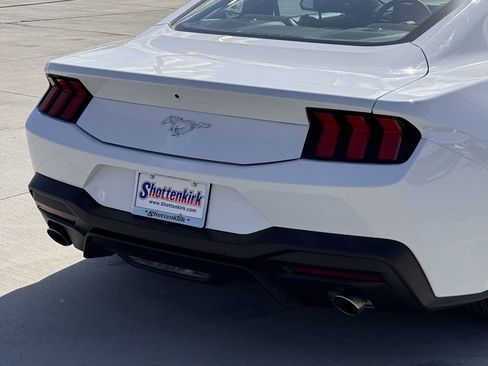 Used 2024 Ford Mustang Coupe RWD image 6