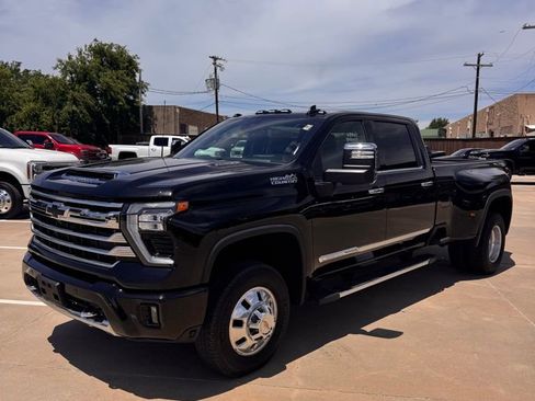 Used 2024 Chevrolet Silverado 3500 High Country w/ High Country Premium Package AWD/4WD image 3