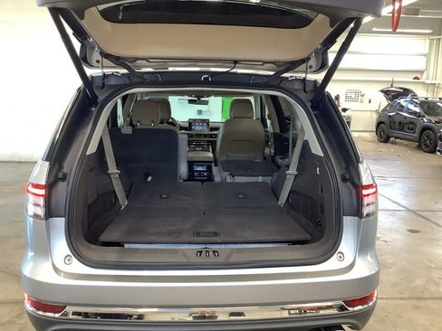 Used 2020 Lincoln Aviator Reserve w/ Equipment Group 201A AWD/4WD image 17