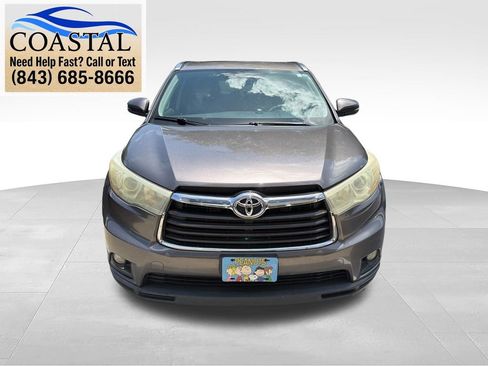 Used 2015 Toyota Highlander XLE AWD/4WD image 2