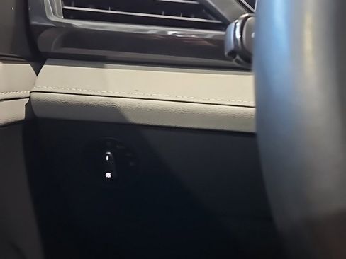 Used 2022 Volkswagen Taos SEL image 36