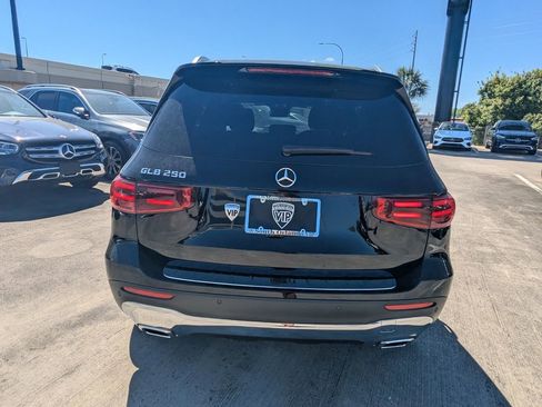Certified 2025 Mercedes-Benz GLB 250 image 43