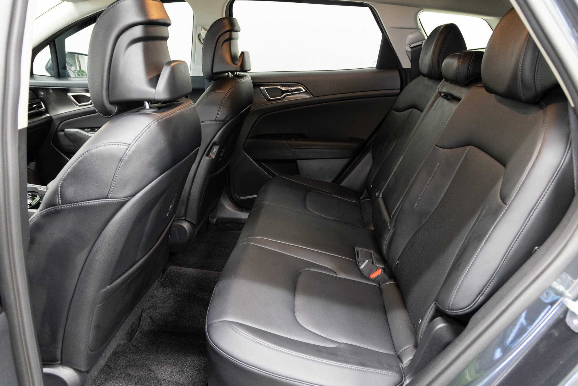 Used 2023 Kia Sportage EX AWD/4WD image 8