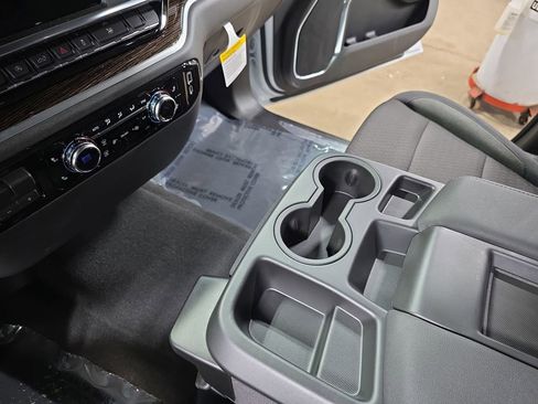 New 2026 GMC Sierra 1500 SLE w/ Preferred Package AWD/4WD image 23