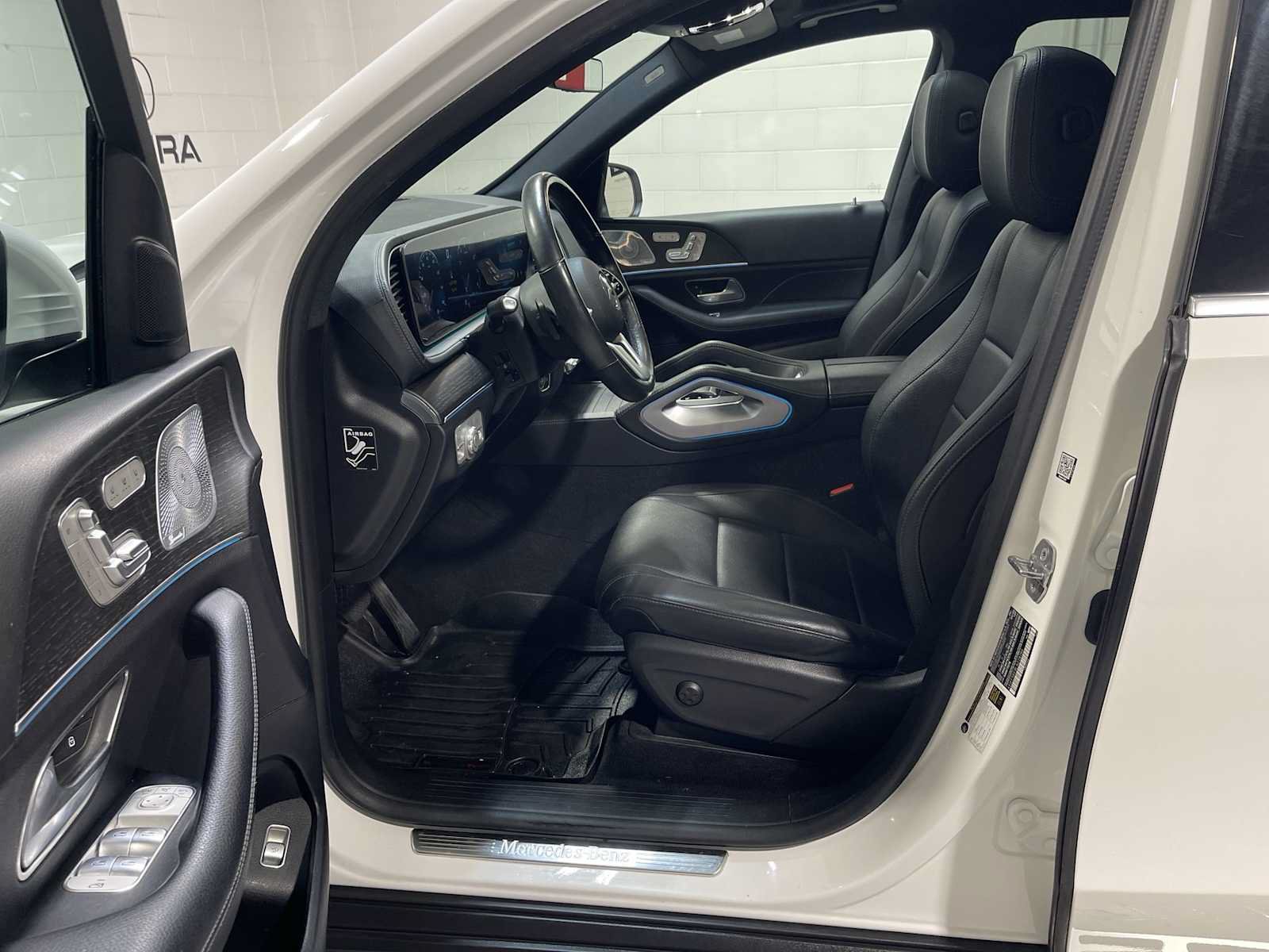 Used 2020 Mercedes-Benz GLS 450 4MATIC image 2