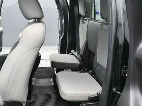 Used 2018 Toyota Tacoma SR5 image 17